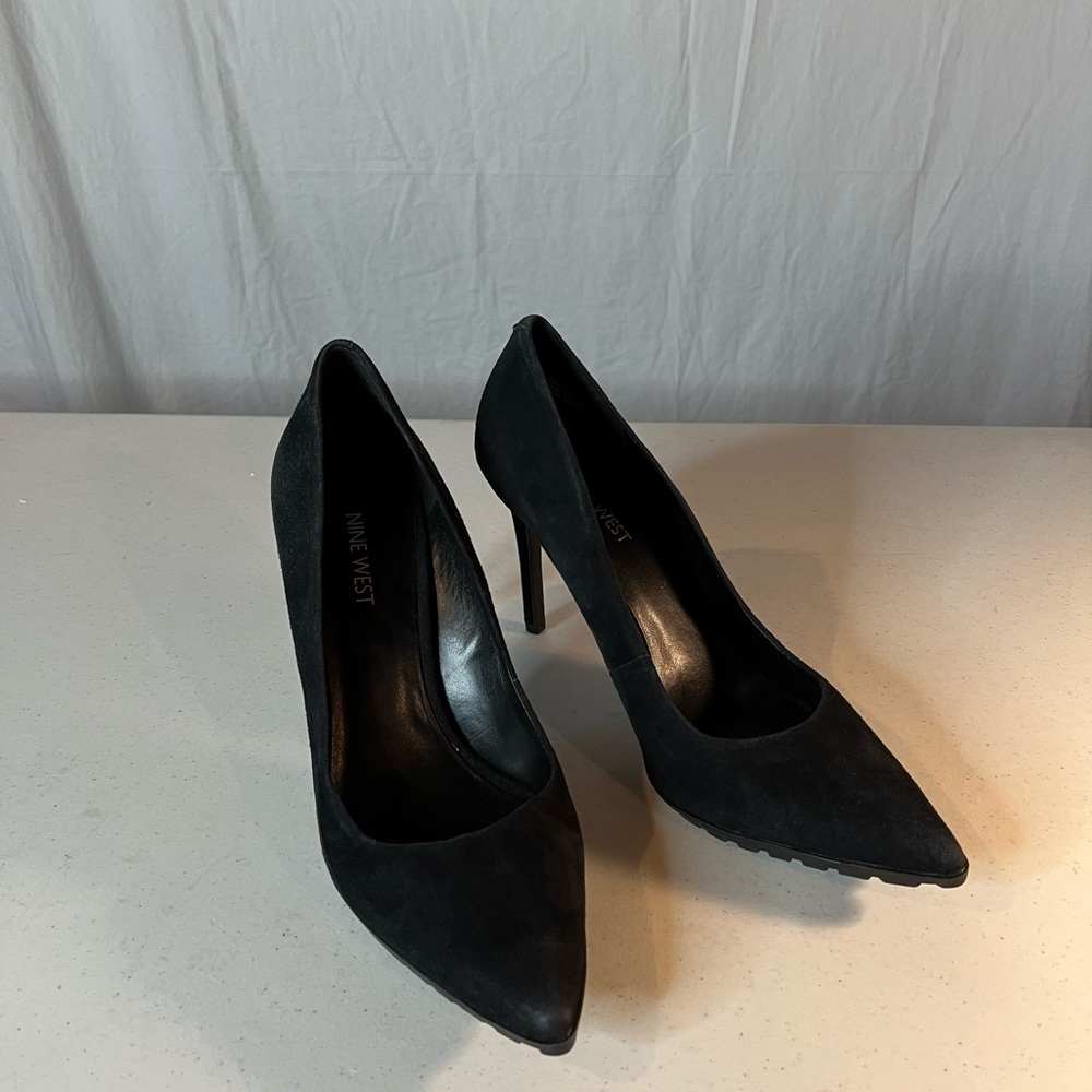 NINE WEST black suede heels. Size 9M. NEW without box.